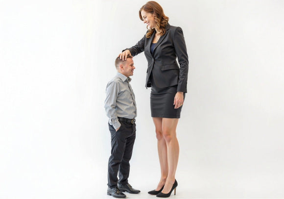 Grosse Frau mit kleinem Mann