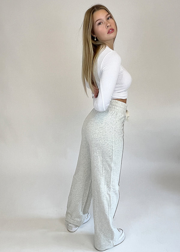 BOGILVY - EMMA, Wide Leg, Sweatpants, High-Waist, Grey Melange seitlich