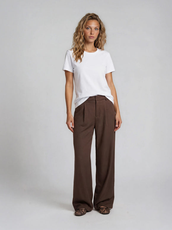 Bogilvy-LIV-braun-StraightFit-MidWaist-vorne