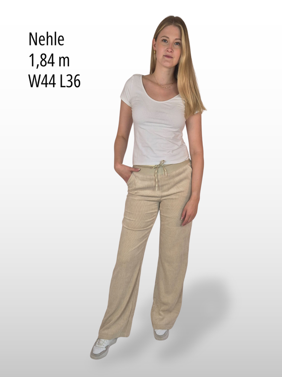 Bogilvy_Cordula_Damencordhose_Gummizug_beige-Ganzkoerperbild_vorne