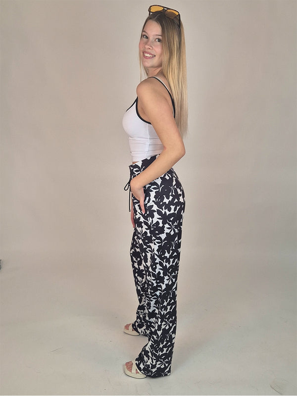 MAC_Easy Wide Leg floral_Ganzkörper_vorne