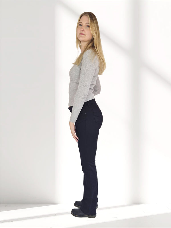 MAVI - Bella, Mid-Waist, Slim Bootcut, Double Black STR seite