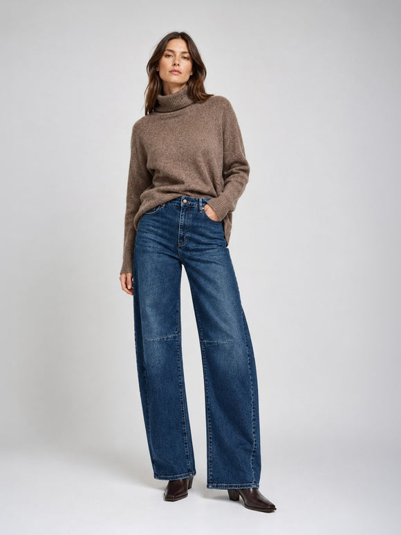 MacJeansDakotoBarrelBlueMendedFullFront1