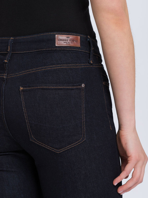 CROSS JEANS - ROSE Jeans, Straight Fit, Rinsed, Dark Blue, High Waist, Länge 34 - L34 - Länge 36 - L36 - hinten - Gesäß - Detailansicht