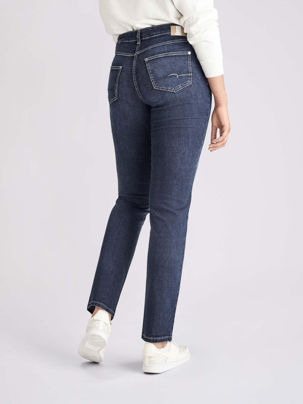 MAC - MELANIE, Feminine Fit, New Basic Wash, Blue, Straight Leg, High Waist, Länge 34 - L34 - Länge 36 - L36 - hinten - Beine - Rückansicht